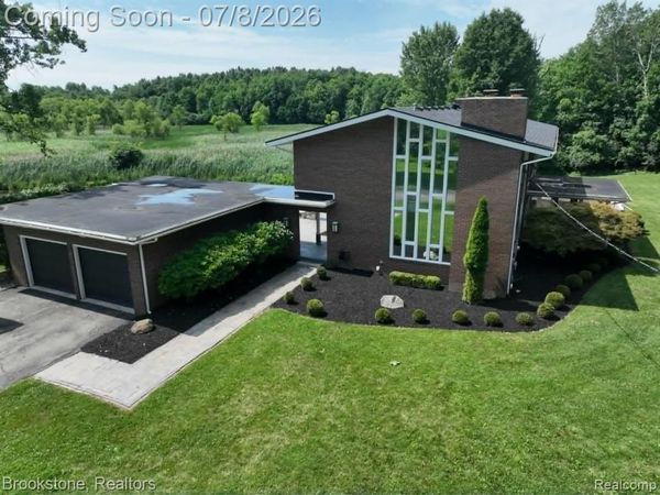 4140 S Henderson Road, Davison Twp, MI 48423