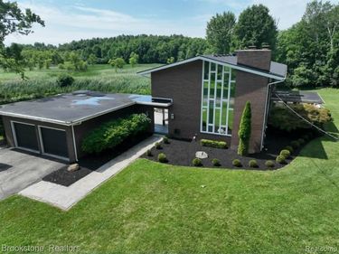 4140 S Henderson Road, Davison Twp, MI 48423