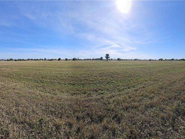 2016 NE 17th Terrace, Cape Coral, FL 33909