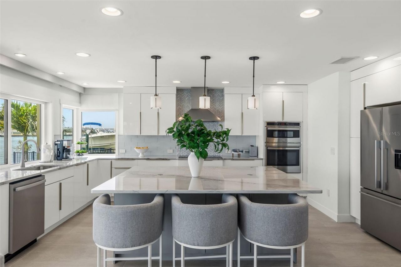 4598 Clearwater Harbor Drive S, Largo, FL 33770 Photo