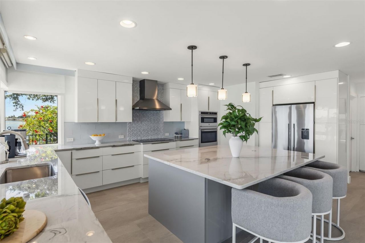 4598 Clearwater Harbor Drive S, Largo, FL 33770 Photo