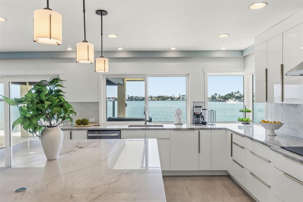 4598 Clearwater Harbor Drive S, Largo, FL 33770 Photo