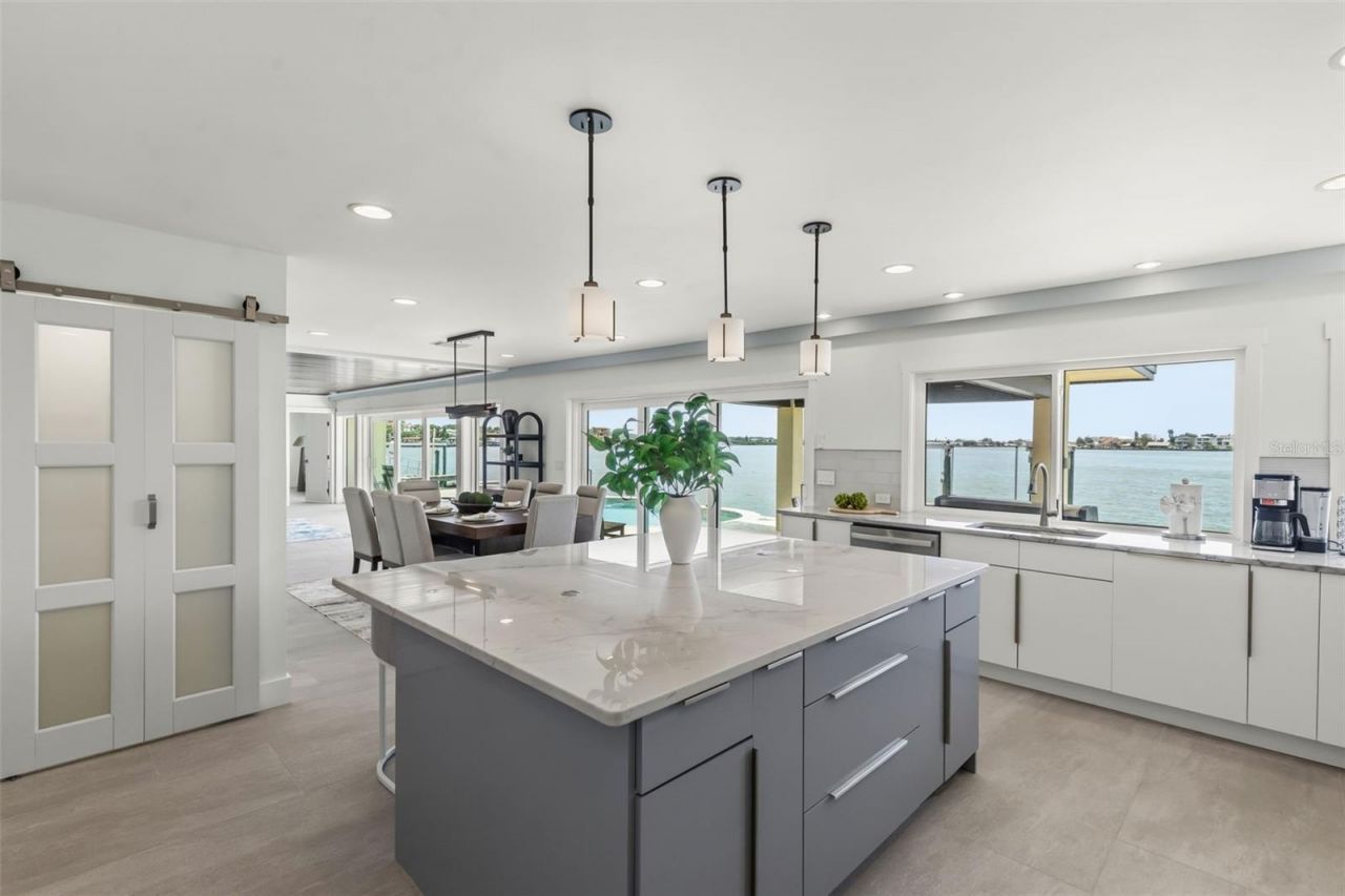 4598 Clearwater Harbor Drive S, Largo, FL 33770 Photo
