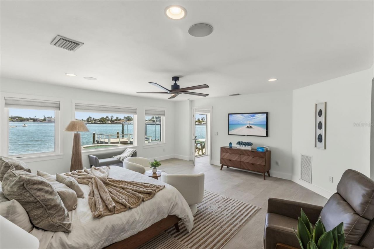 4598 Clearwater Harbor Drive S, Largo, FL 33770 Photo