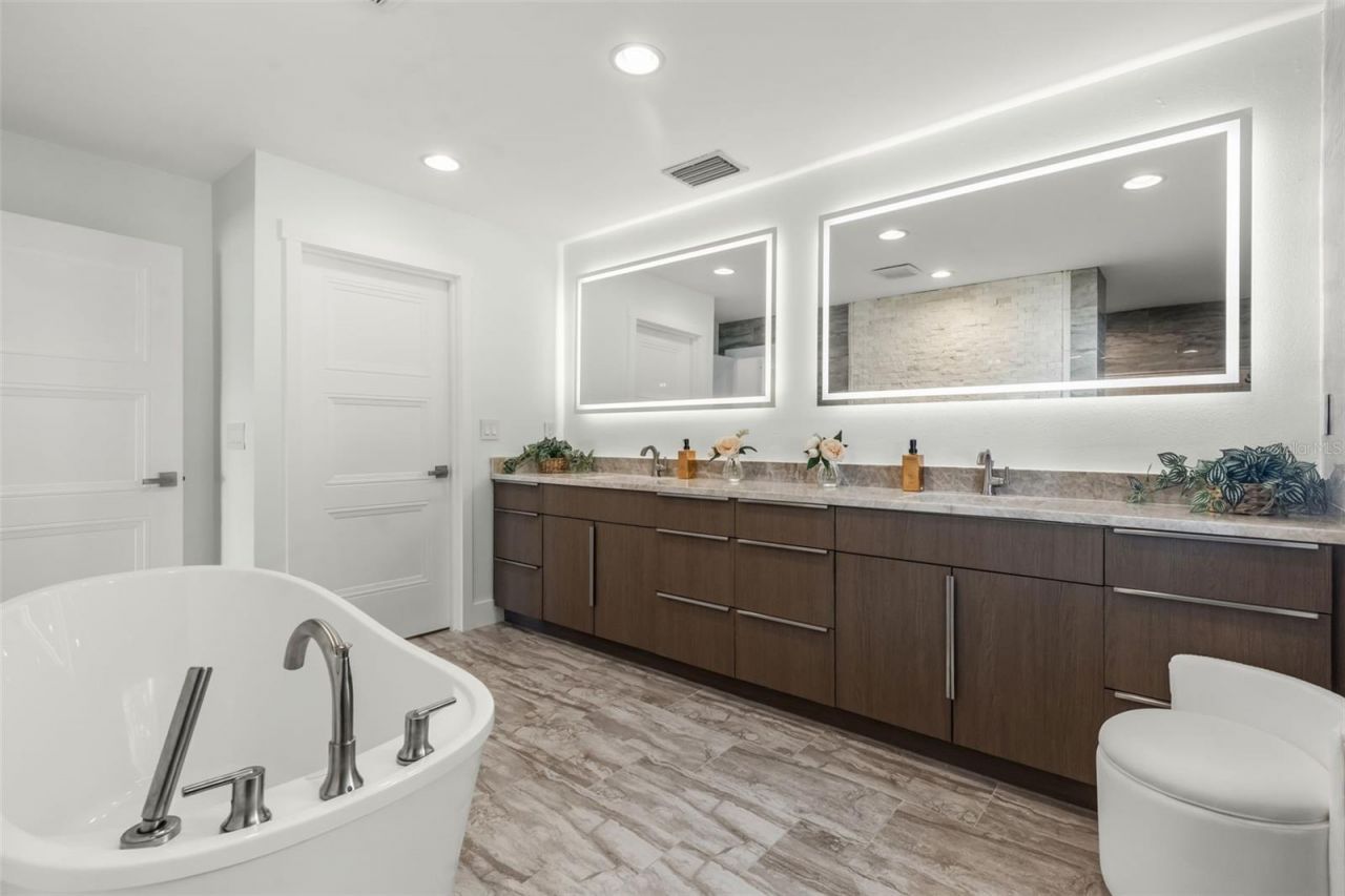 4598 Clearwater Harbor Drive S, Largo, FL 33770 Photo
