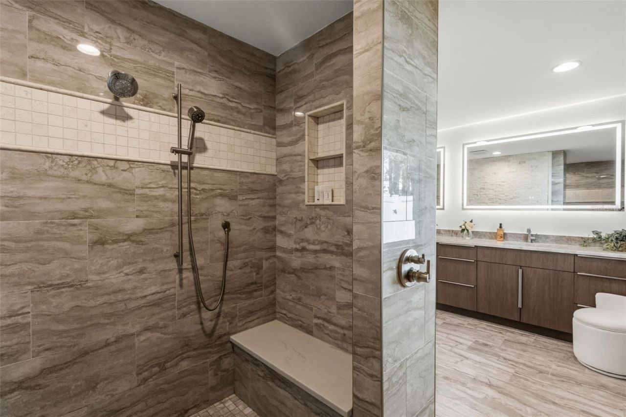 4598 Clearwater Harbor Drive S, Largo, FL 33770 Photo