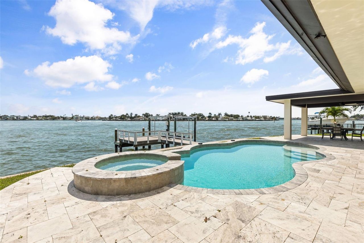 4598 Clearwater Harbor Drive S, Largo, FL 33770 Photo