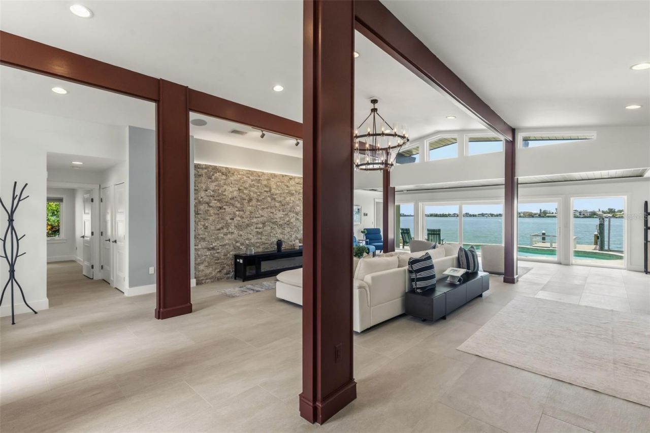4598 Clearwater Harbor Drive S, Largo, FL 33770 Photo