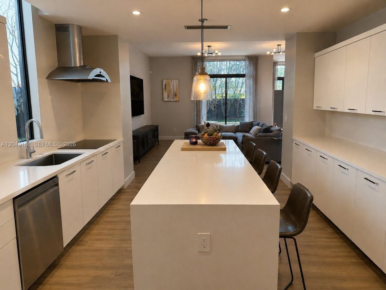 8631 Arboretum Ln, Miami, FL 33138 Photo