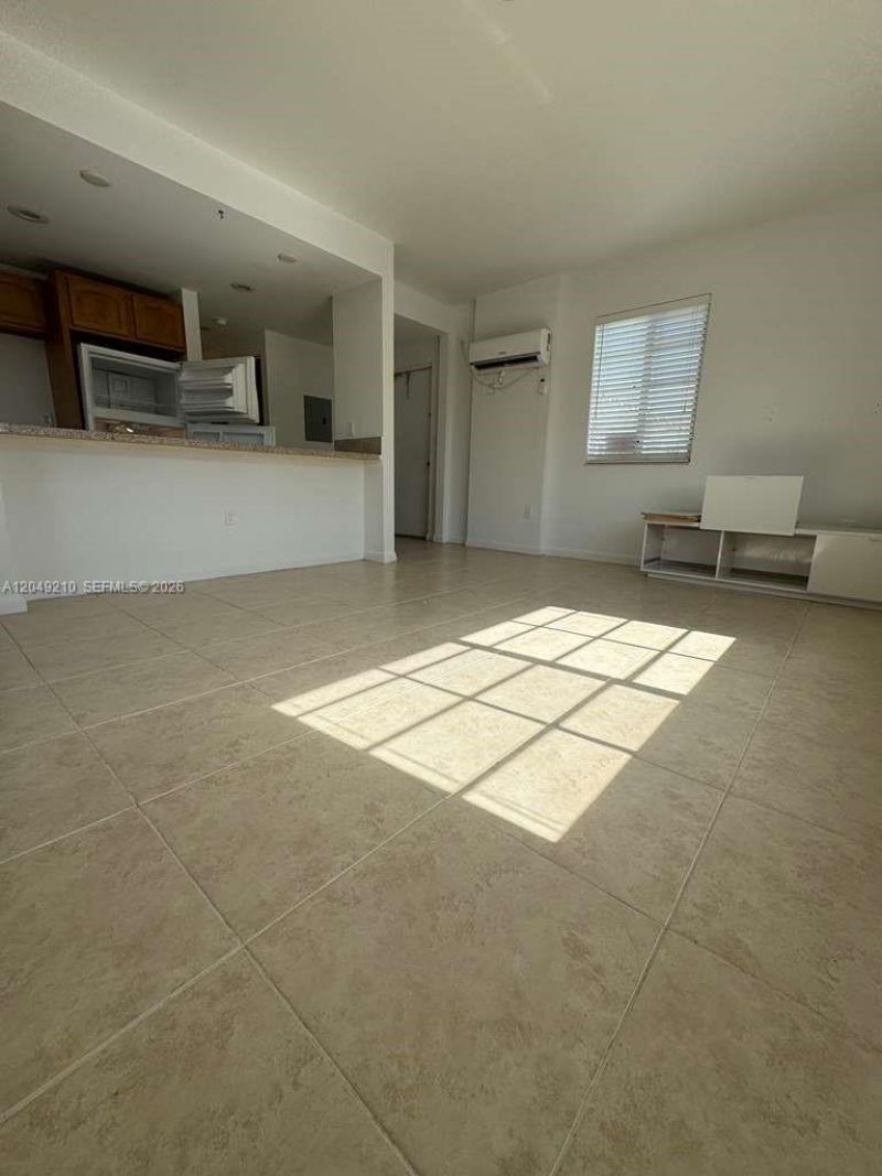 7130 Rue Versailles , Unit 6, Miami Beach, FL 33141 Photo