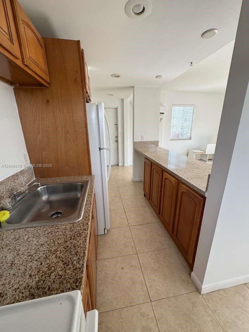 7130 Rue Versailles , Unit 6, Miami Beach, FL 33141 Photo