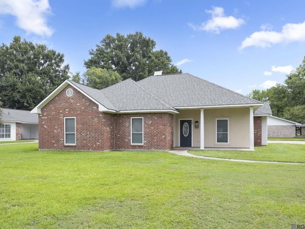 501 Gleason St, Brusly, LA 70719