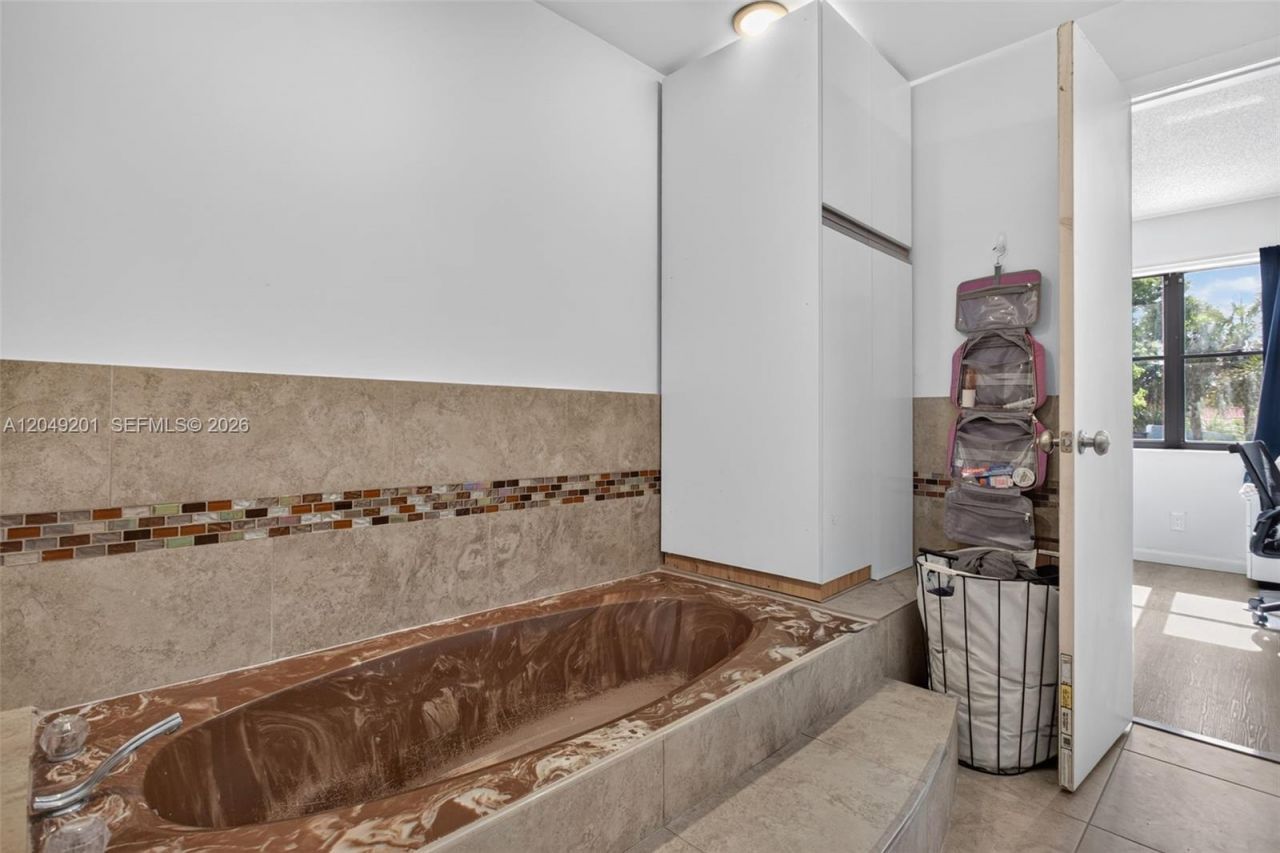 3969 Orange Tree Ln, Unit #3969, Weston, FL 33332 Photo