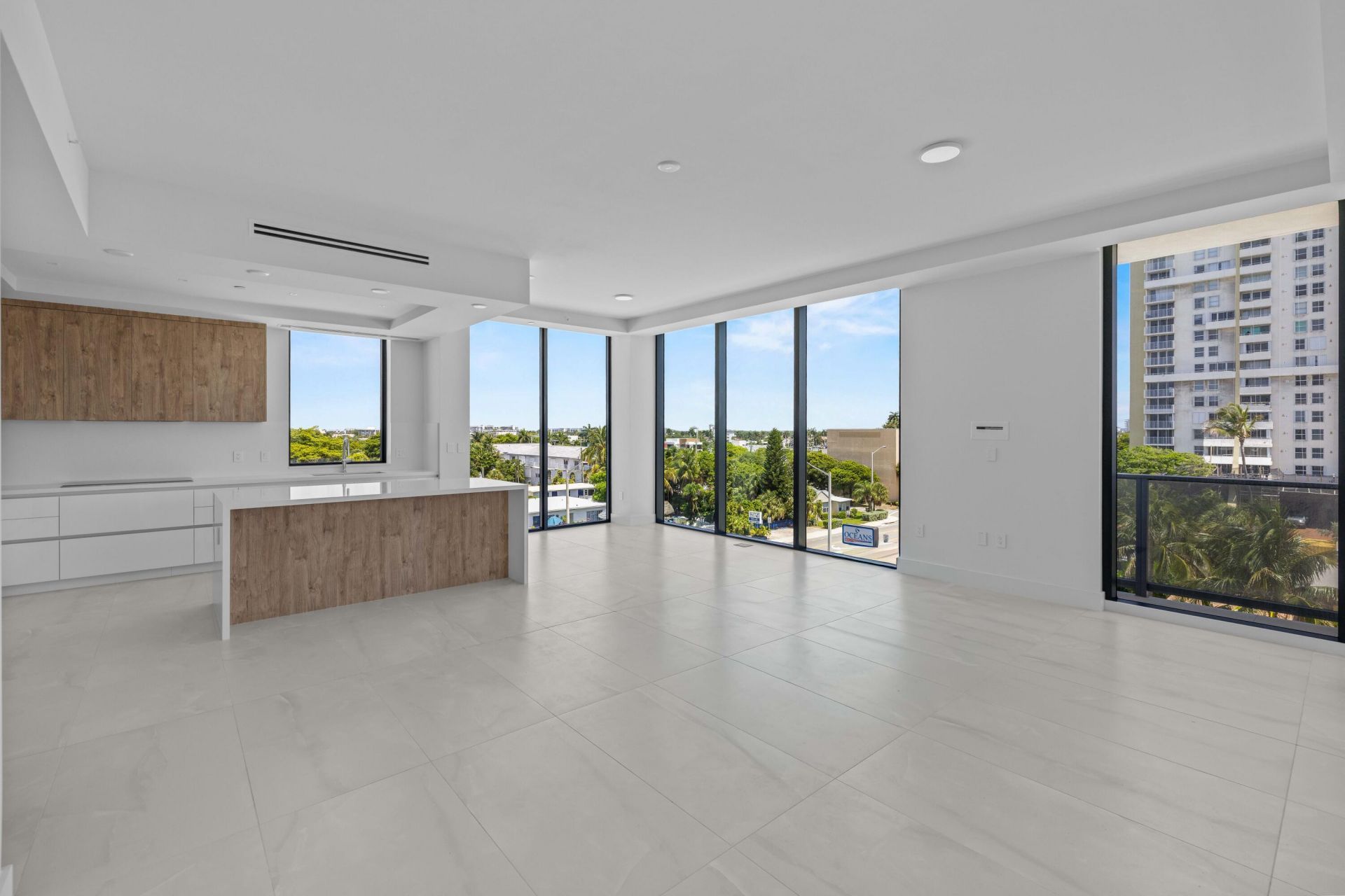 305 Briny Avenue, Unit 406, Pompano Beach, FL 33062 Photo