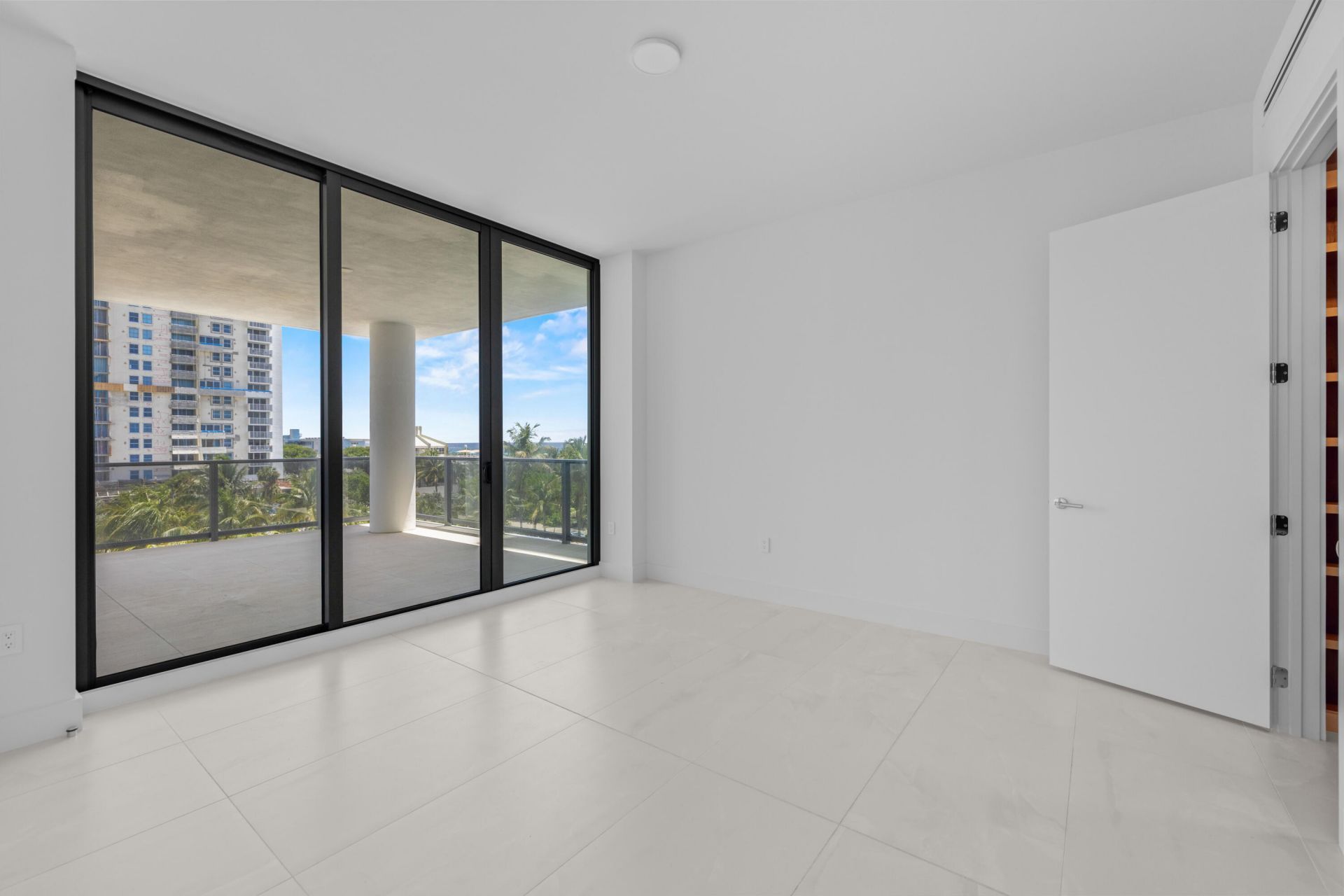 305 Briny Avenue, Unit 406, Pompano Beach, FL 33062 Photo