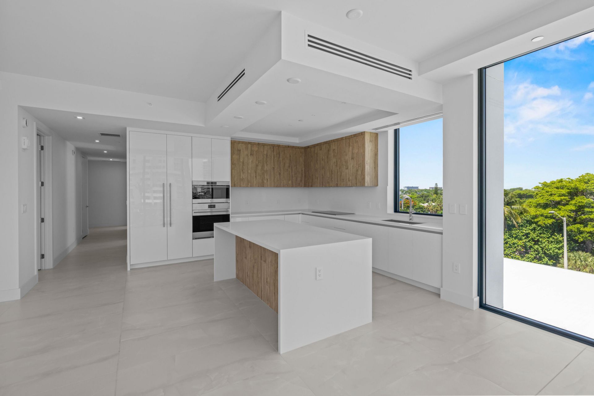 305 Briny Avenue, Unit 406, Pompano Beach, FL 33062 Photo