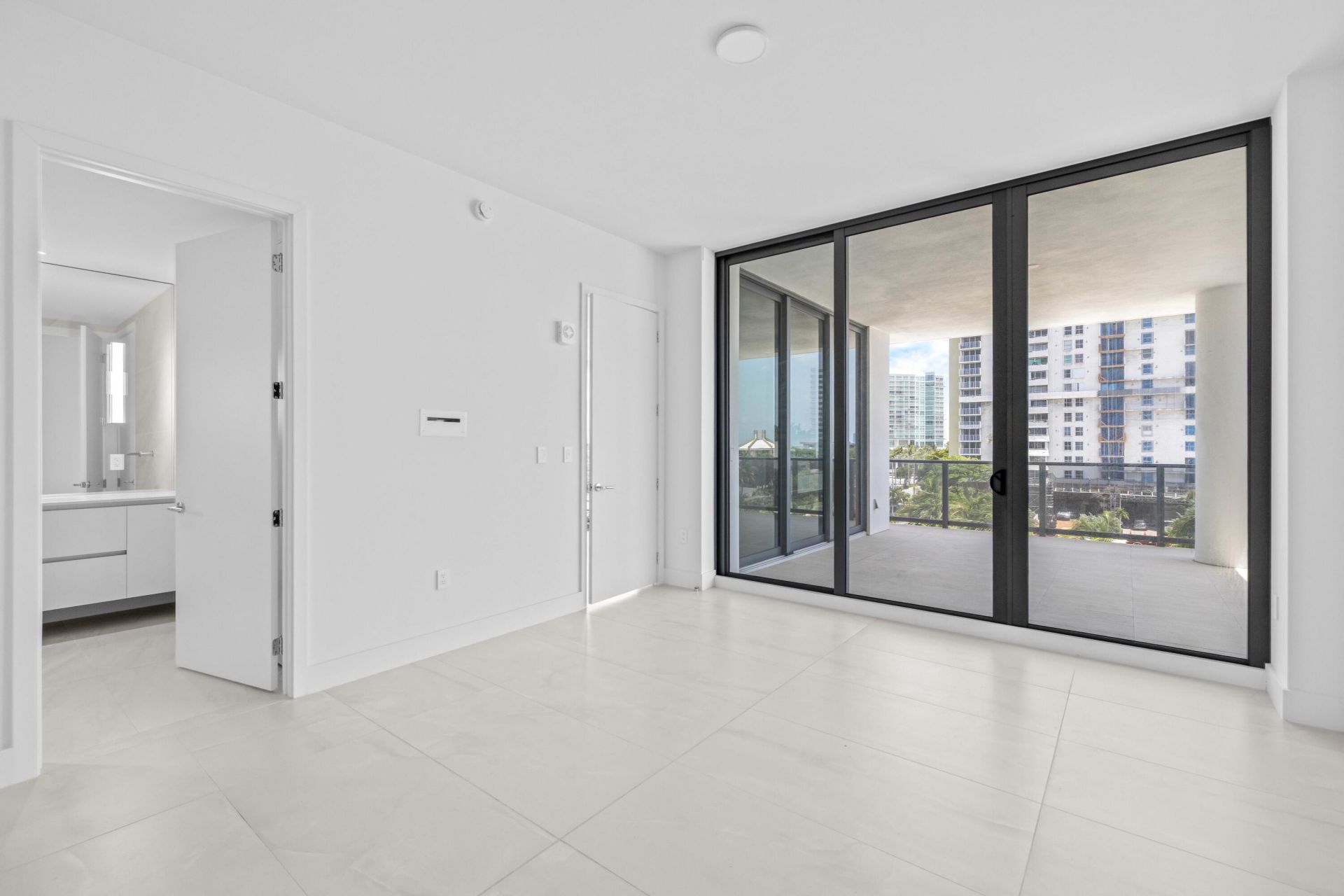 305 Briny Avenue, Unit 406, Pompano Beach, FL 33062 Photo