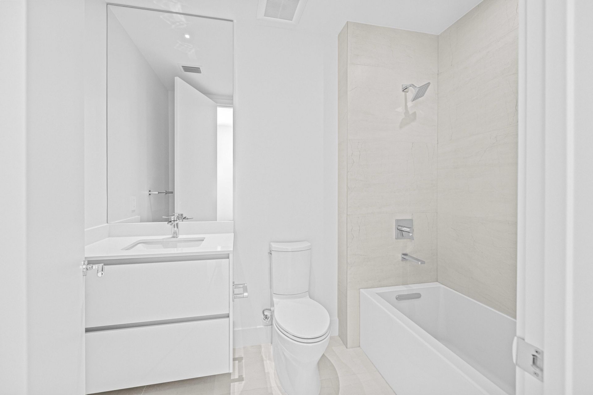 305 Briny Avenue, Unit 406, Pompano Beach, FL 33062 Photo