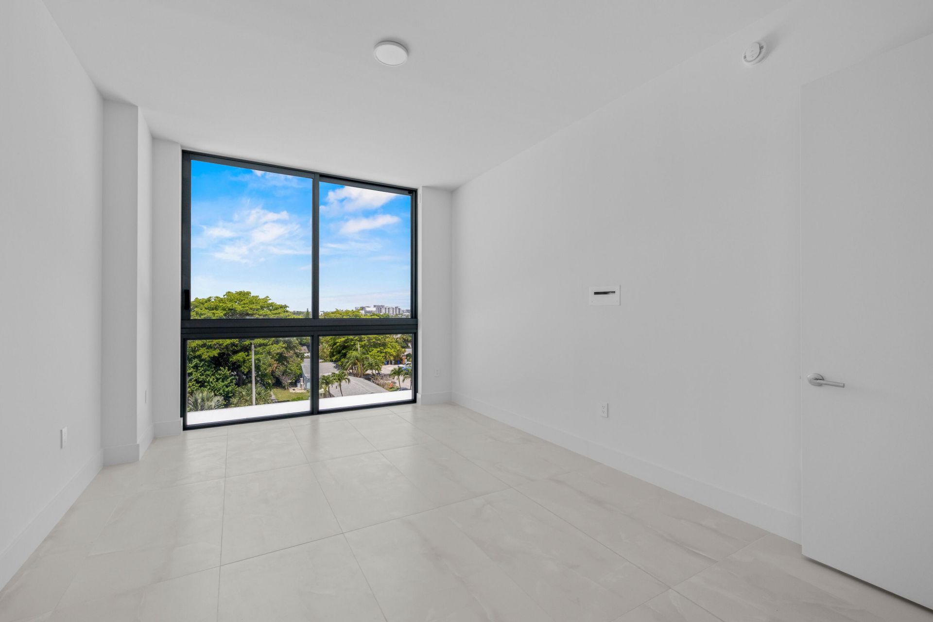 305 Briny Avenue, Unit 406, Pompano Beach, FL 33062 Photo