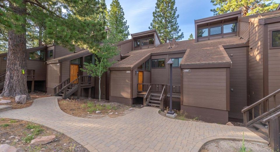 6066 Rocky Point Circle , Truckee, CA 96161 Photo
