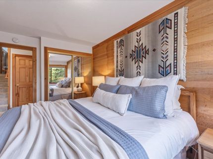 6066 Rocky Point Circle , Truckee, CA 96161 Photo
