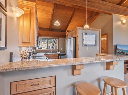6066 Rocky Point Circle , Truckee, CA 96161 Photo
