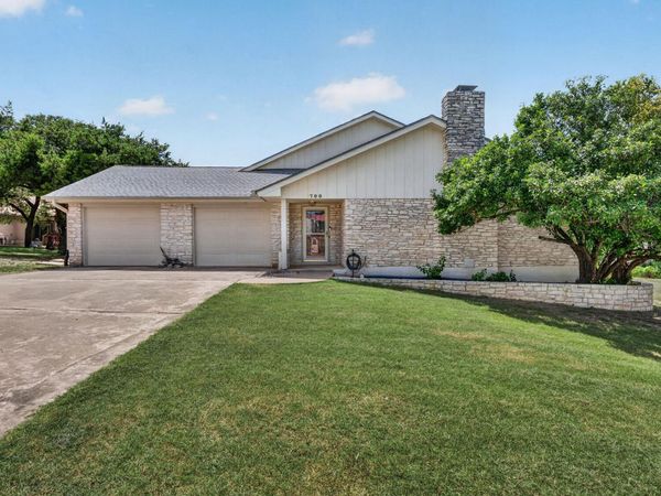 700 Rogart DR, Spicewood, TX 78669