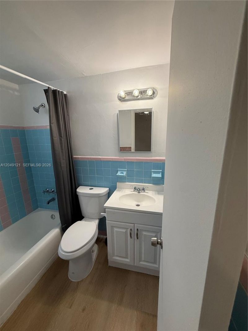469 SW 3rd St , Unit 4, Miami, FL 33130 Photo