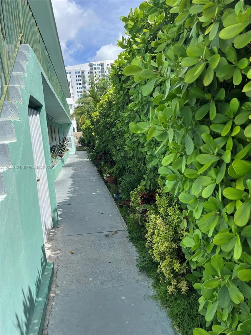 469 SW 3rd St , Unit 4, Miami, FL 33130 Photo