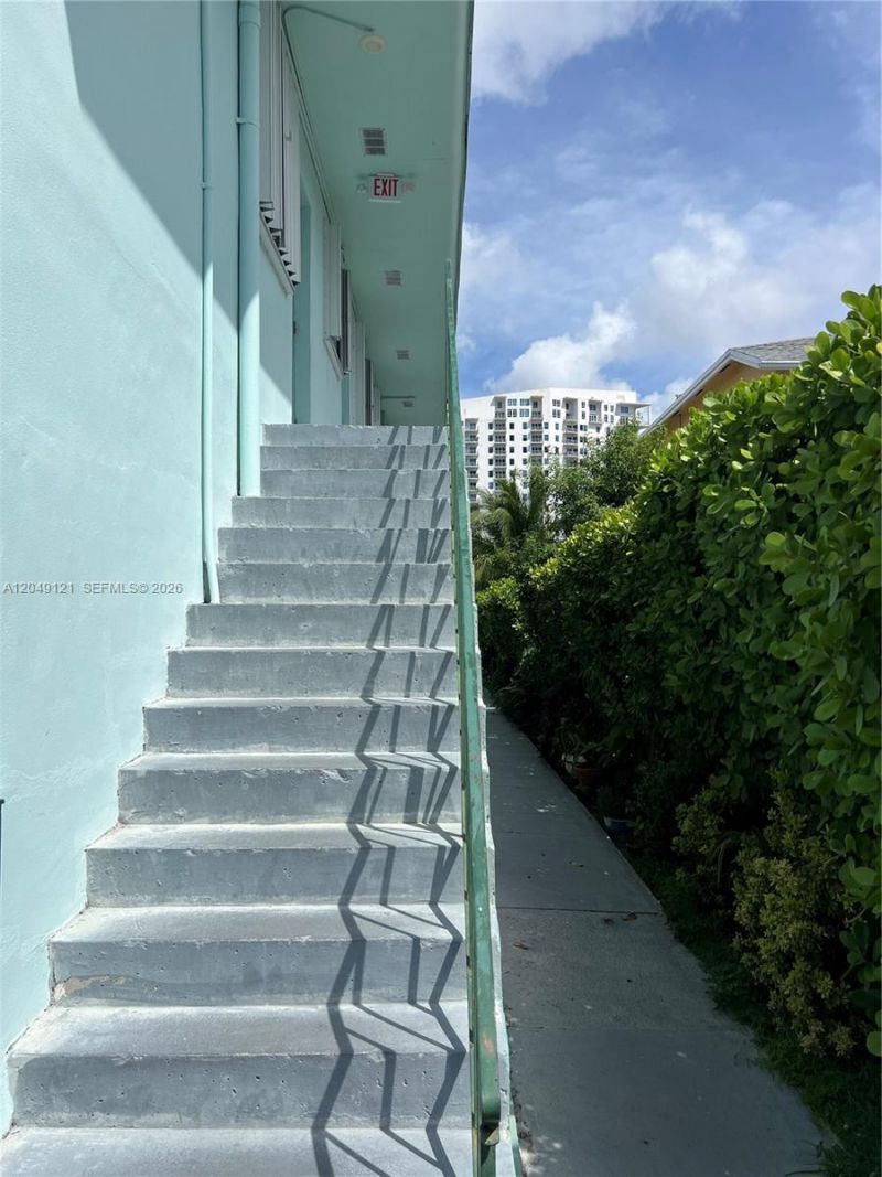 469 SW 3rd St , Unit 4, Miami, FL 33130 Photo