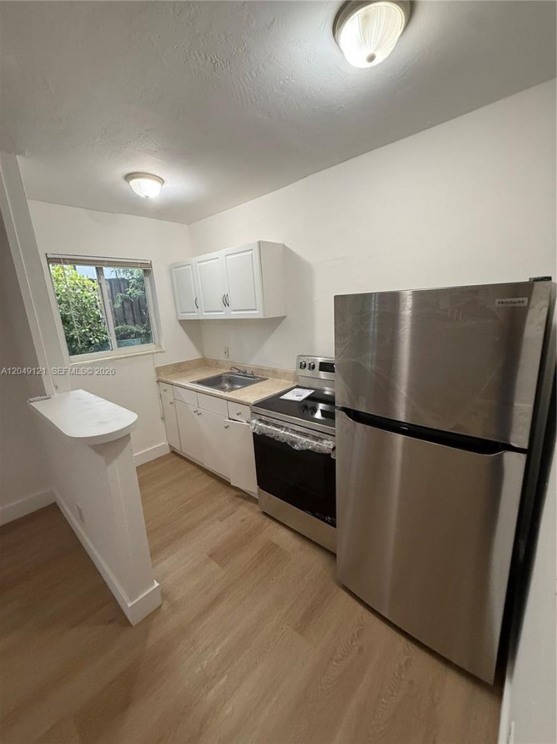 469 SW 3rd St , Unit 4, Miami, FL 33130 Photo