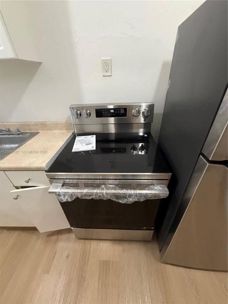 469 SW 3rd St , Unit 4, Miami, FL 33130 Photo