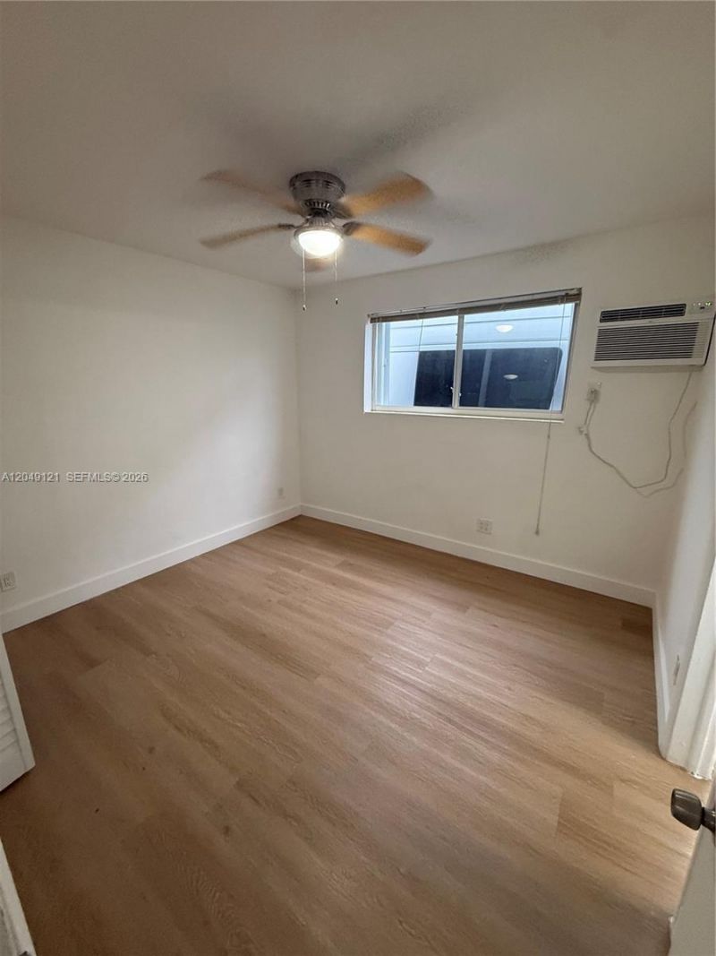 469 SW 3rd St , Unit 4, Miami, FL 33130 Photo