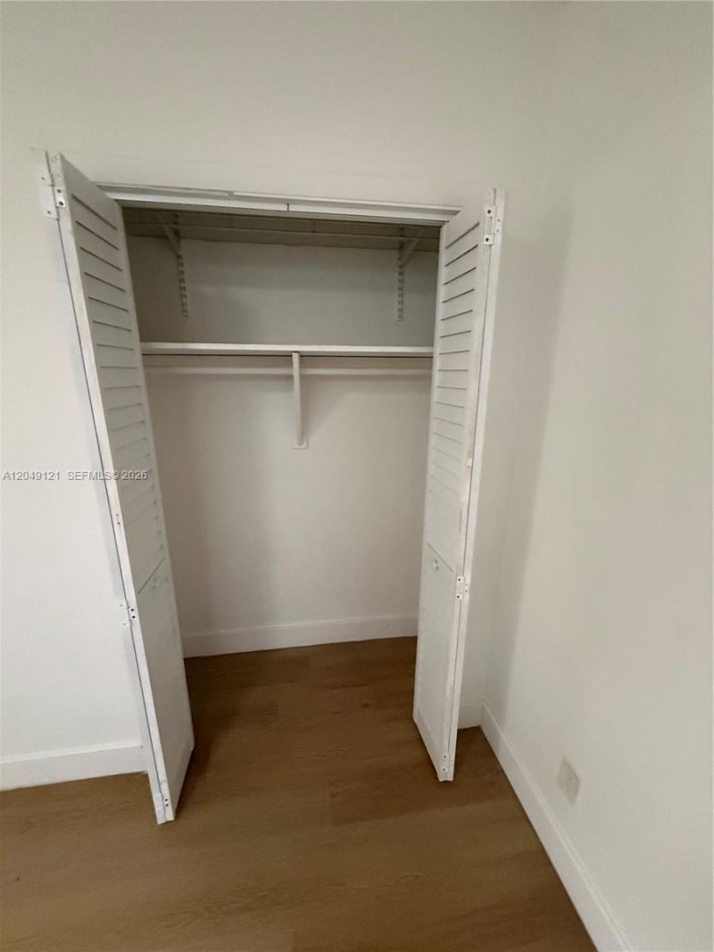 469 SW 3rd St , Unit 4, Miami, FL 33130 Photo
