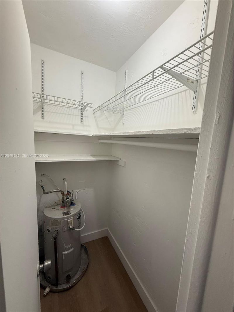 469 SW 3rd St , Unit 4, Miami, FL 33130 Photo
