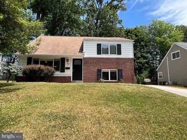 23 GREENTREE LANE, MALVERN, PA 19355