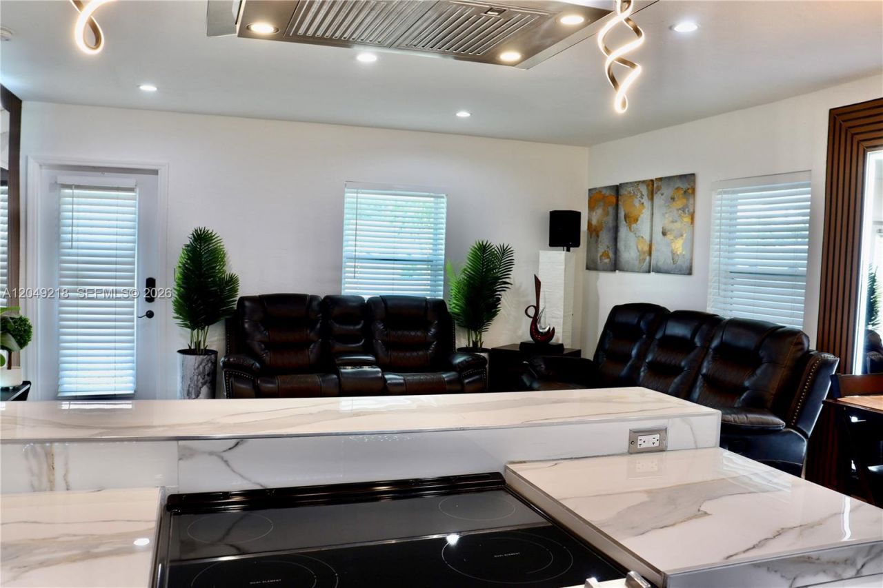 16201 NW 18th Pl, Miami Gardens, FL 33054 Photo