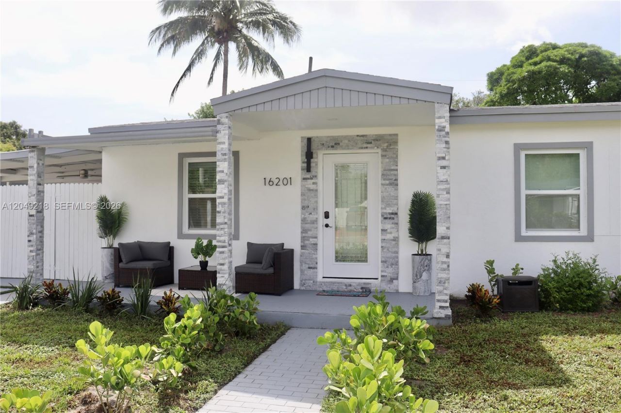 16201 NW 18th Pl, Miami Gardens, FL 33054 Photo
