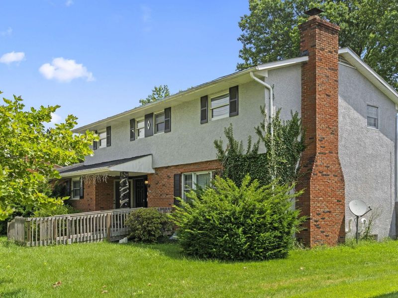 1394 Yorktown Road , Columbus, OH 43232 Photo 5