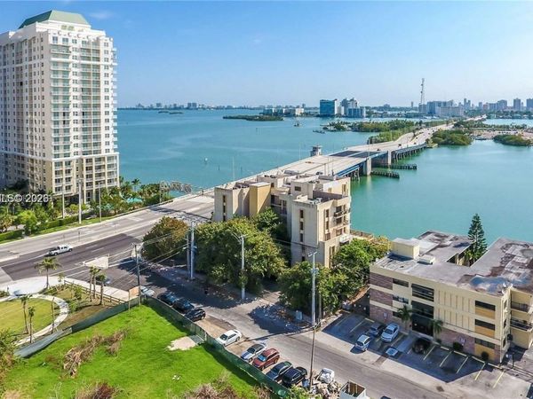 7845 NE Bayshore Ct, Unit 8, Miami, FL 33138