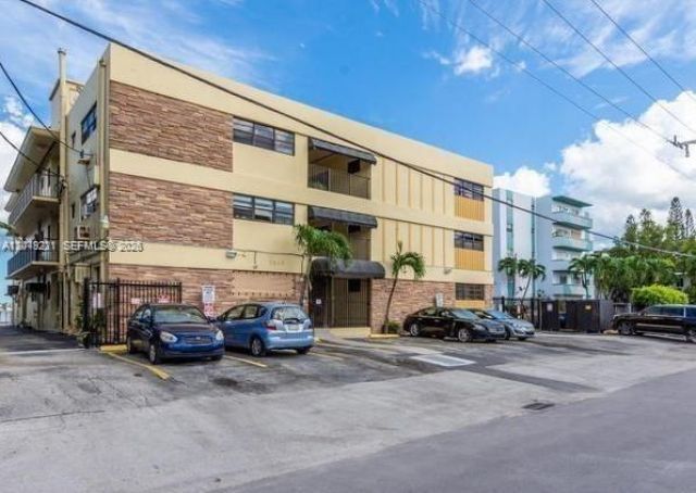 7845 NE Bayshore Ct, Unit 8, Miami, FL 33138 Photo