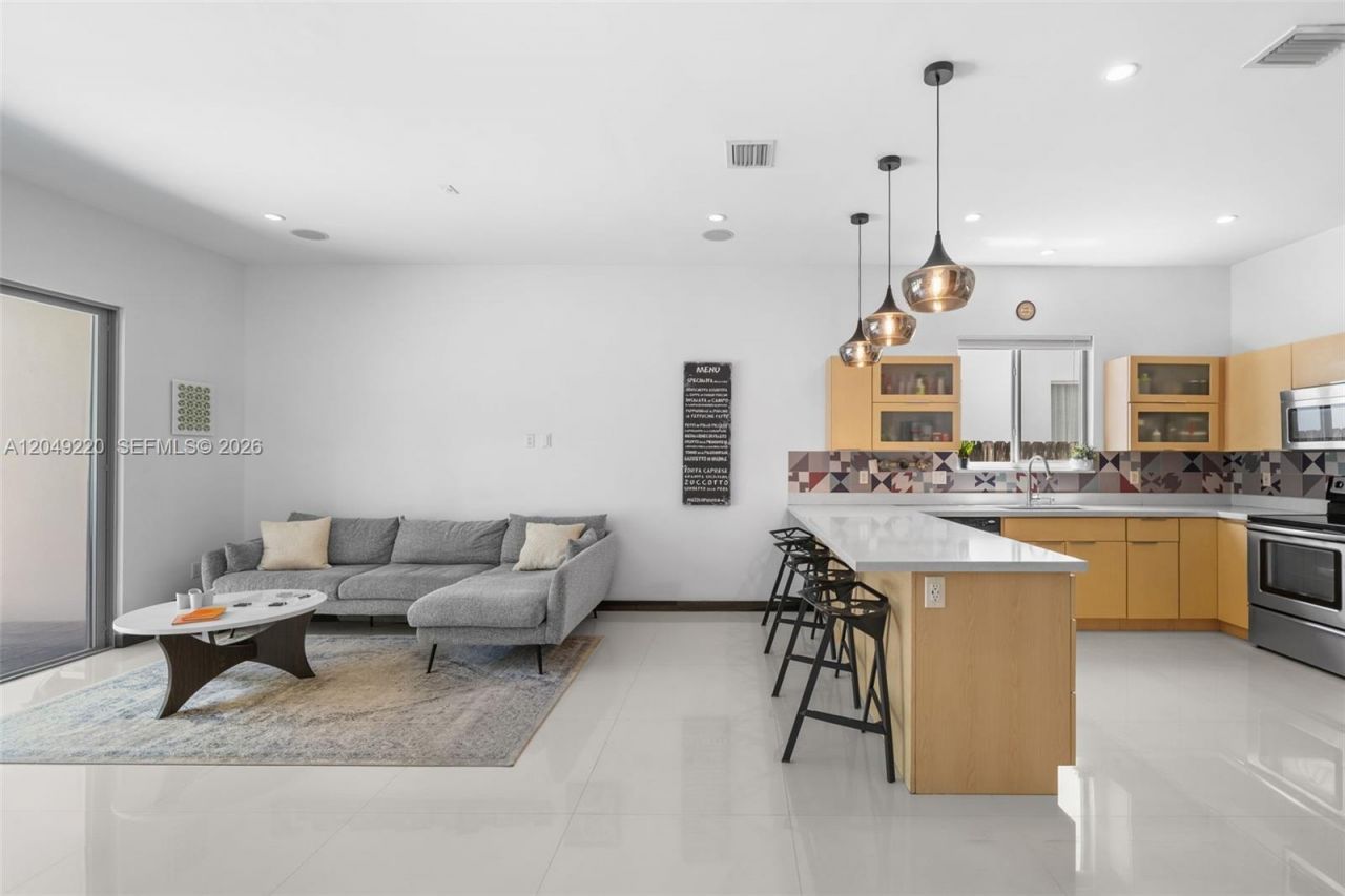 3567 SW 1st Ave, Unit 3567, Miami, FL 33145 Photo