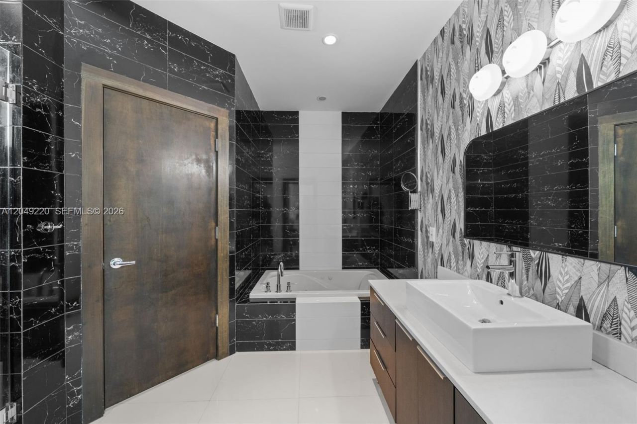 3567 SW 1st Ave, Unit 3567, Miami, FL 33145 Photo