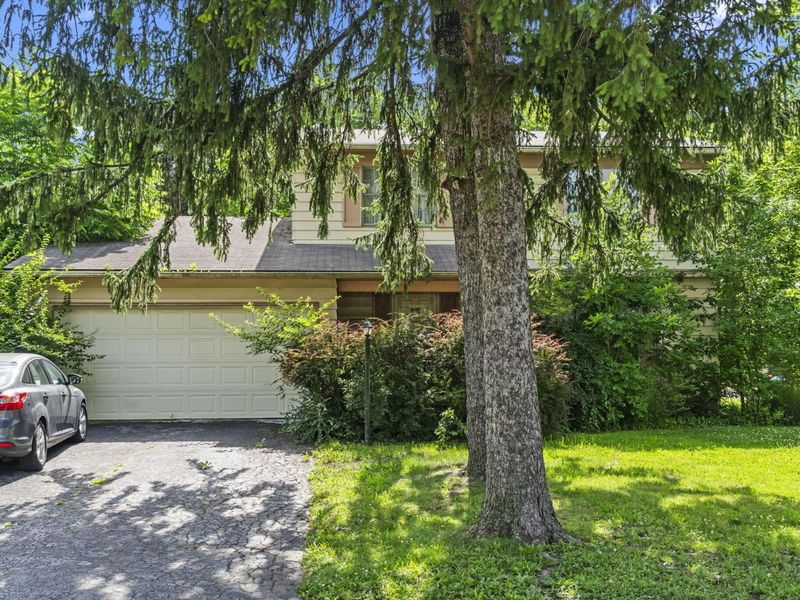 4958 Shadycrest Road , Columbus, OH 43229 Photo 3