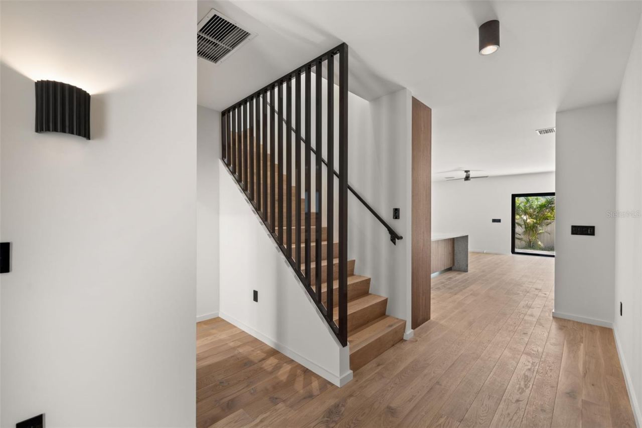 1681 Oak Street, Sarasota, FL 34236 Photo
