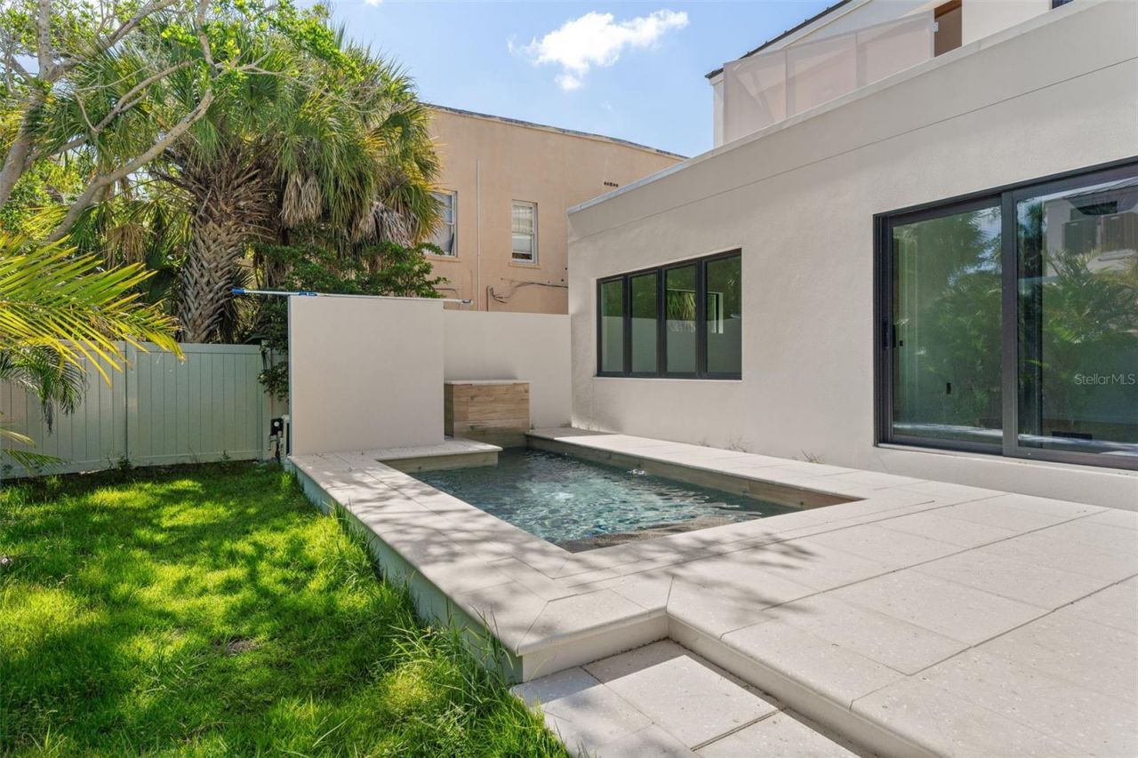 1681 Oak Street, Sarasota, FL 34236 Photo