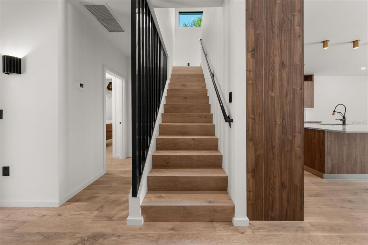 1681 Oak Street, Sarasota, FL 34236 Photo
