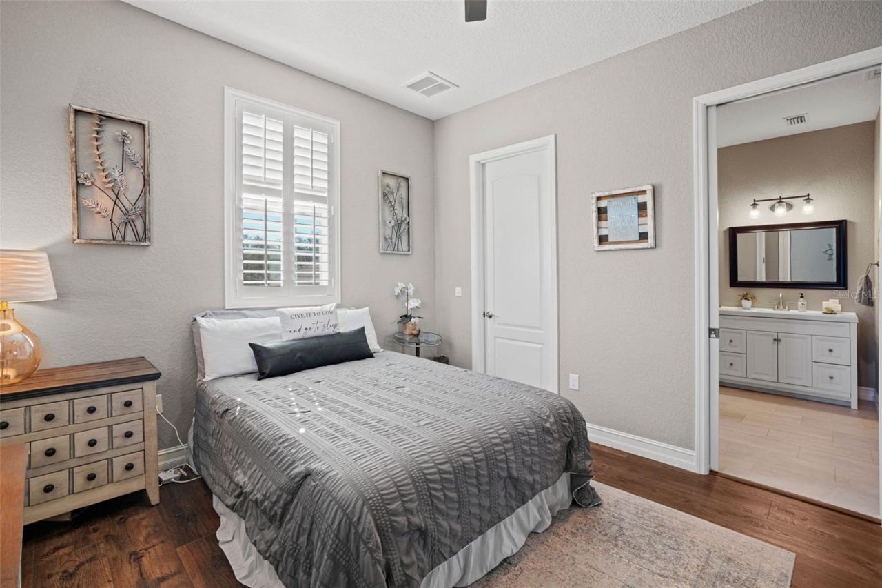 11518 Hammock Oaks Court , Lithia, FL 33547 Photo