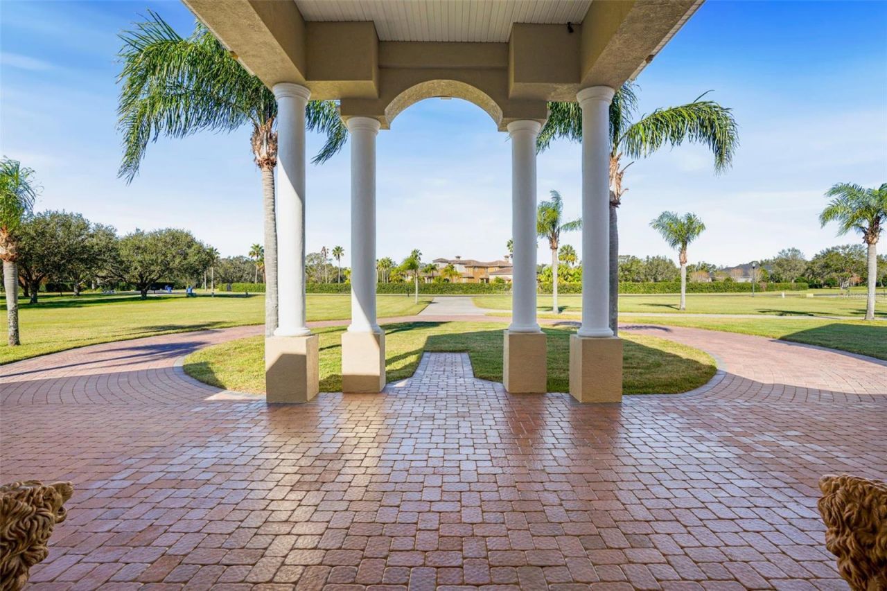 11518 Hammock Oaks Court , Lithia, FL 33547 Photo