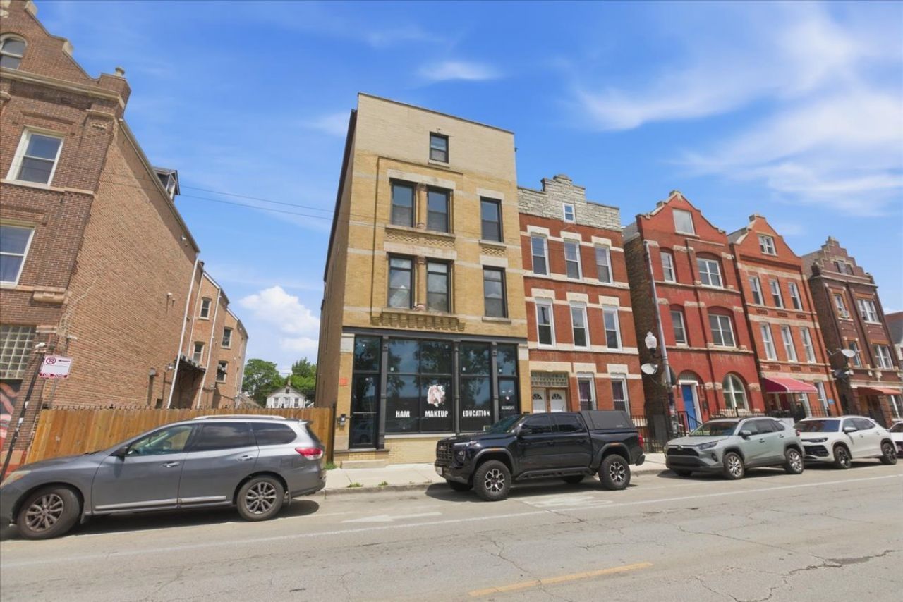 1854 W 18th Street , Unit 1R, Chicago, IL 60608 Main Photo